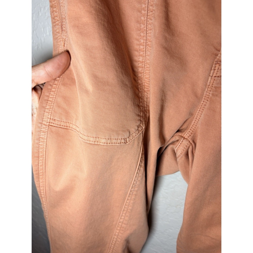 White House Black Market Mid-Rise Straight Crop Pret-A-Pedi Pant, Peach, 8 - Picture 2 of 8
